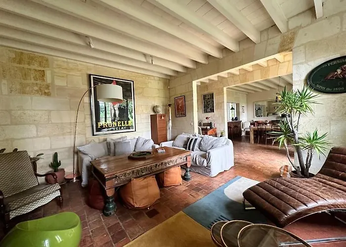 La Dame De Onze Σεντ Εμιλιόν