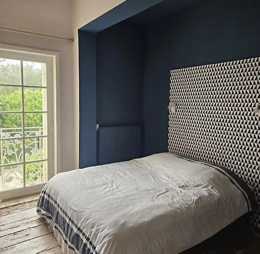 La Dame De Onze Σεντ Εμιλιόν