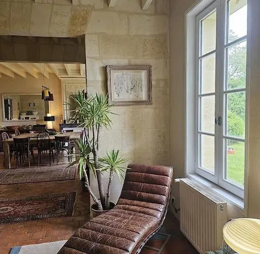 La Dame De Onze Σεντ Εμιλιόν